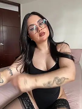 Snapshot of montmariana chatting on 06-18-26, 07:18 montmariana online show from 06-18-26, 07:18