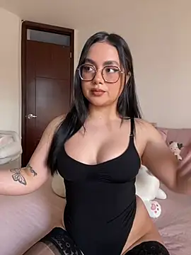 Snapshot of montmariana chatting on 07-11-26, 11:06 montmariana online show from 07-11-26, 11:06