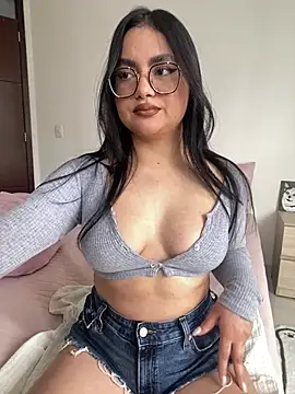 Snapshot of montmariana chatting on 07-12-26, 05:48 montmariana online show from 07-12-26, 05:48