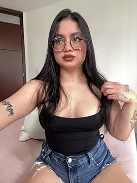 Snapshot of montmariana chatting on 07-29-26, 04:16 montmariana online show from 07-29-26, 04:16