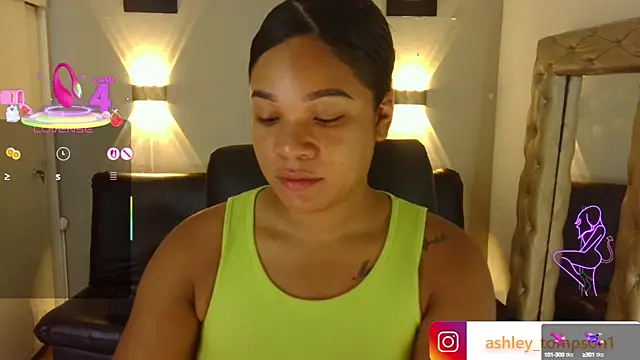 Snapshot of ashley_Tompson1 chatting on 03-12-25, 12:36 ashley Tompson1 online show from 03-12-25, 12:36