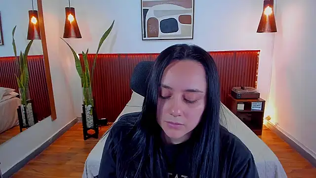 KatherineBond online show from 09-10-25, 07:47