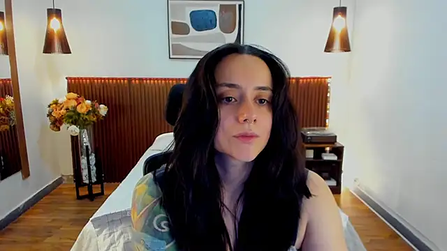 Snapshot of KatherineBond chatting on 06-22-26, 06:38 KatherineBond online show from 06-22-26, 06:38