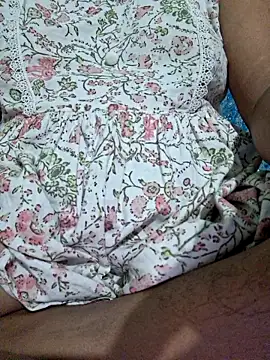 Snapshot of Priya_Bong chatting on 06-19-26, 12:26 Priya Bong online show from 06-19-26, 12:26