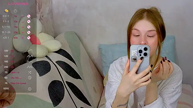 TrissMerigold9 online show from 10-28-25, 09:24