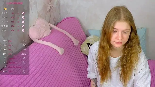 TrissMerigold9 online show from 12-05-25, 08:12