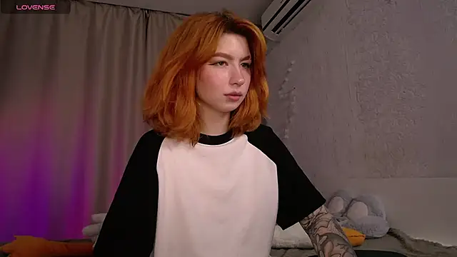 Evaa Moonn  online show from 09-12-25, 05:29