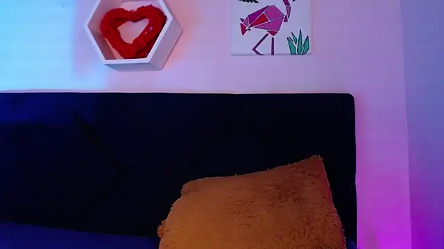 Snapshot of AnnaliOlsenX chatting on 12-21-24, 04:14 AnnaliOlsenX online show from 12-21-24, 04:14