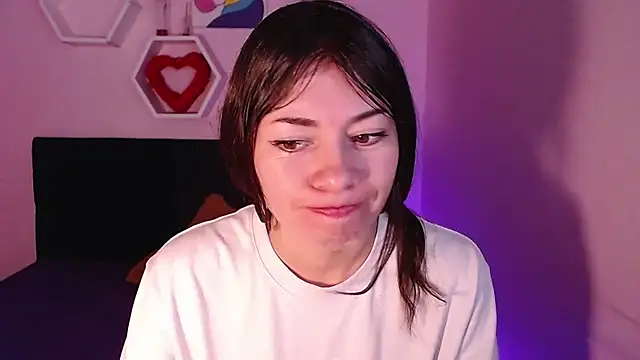 Snapshot of AnnaliOlsenX chatting on 12-23-24, 01:03 AnnaliOlsenX online show from 12-23-24, 01:03