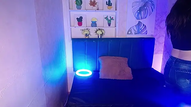 Snapshot of AnnaliOlsenX chatting on 02-19-25, 01:50 AnnaliOlsenX online show from 02-19-25, 01:50