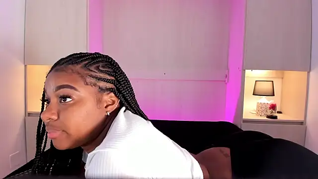 tamaraa smiith online show from 02-08-25, 06:12