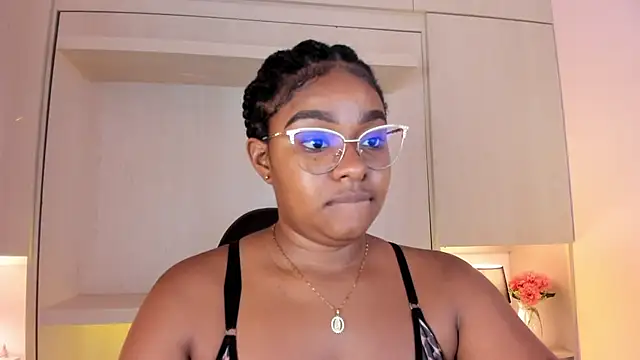 tamaraa smiith online show from 11-03-25, 07:37