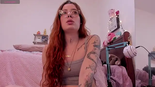 Snapshot of Manuela_monroe chatting on 05-17-26, 09:44 Manuela monroe online show from 05-17-26, 09:44