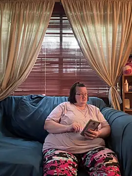 Bayou Woman68 online show from 04-30-26, 05:52