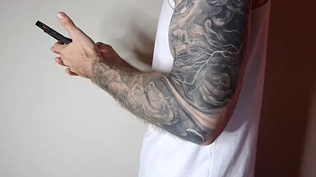 Snapshot of Kenner_fox77 chatting on 02-26-25, 07:27 Kenner fox77 online show from 02-26-25, 07:27