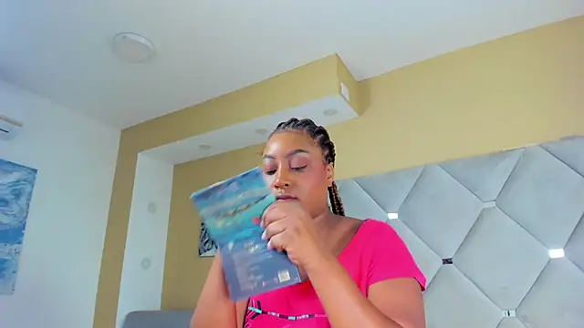 Adelehottman online show from 02-01-25, 12:37