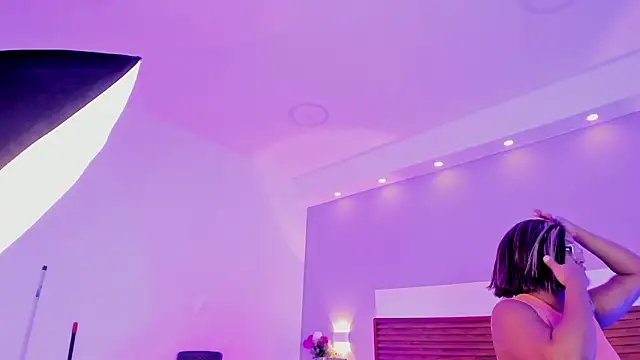 Adelehottman online show from 03-17-26, 12:52