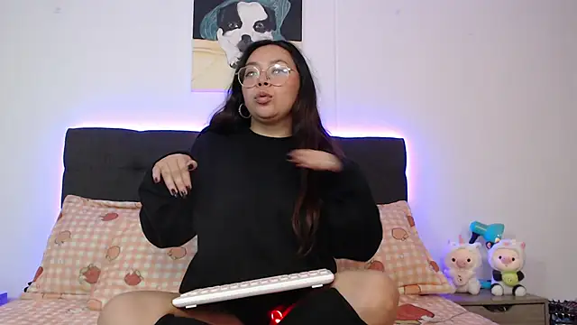 Snapshot of Peach-Lawrence chatting on 12-03-24, 09:56 Peach-Lawrence online show from 12-03-24, 09:56