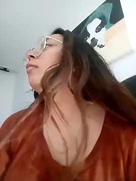 Snapshot of Peach-Lawrence chatting on 12-19-24, 11:03 Peach-Lawrence online show from 12-19-24, 11:03