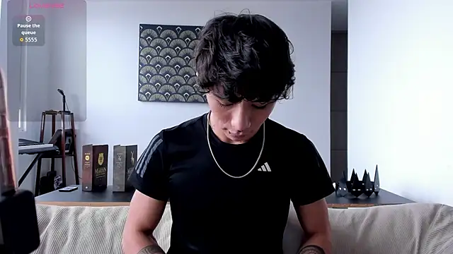 Snapshot of im__thomass chatting on 11-28-25, 08:33 im thomass online show from 11-28-25, 08:33