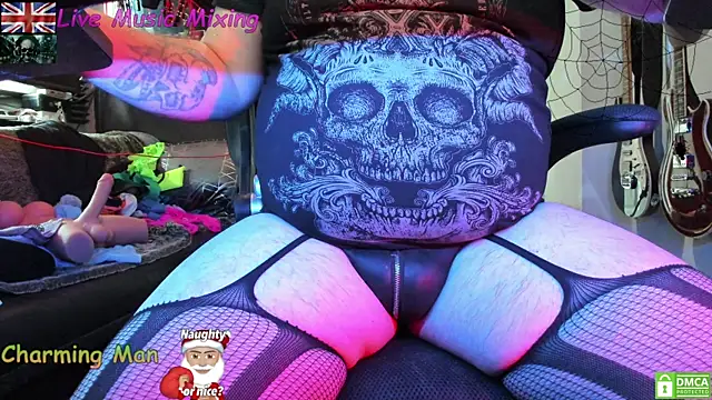 Snapshot of TheGothKing chatting on 12-24-24, 11:17 TheGothKing online show from 12-24-24, 11:17