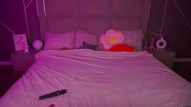 SusieWood online show from 02-28-26, 09:05