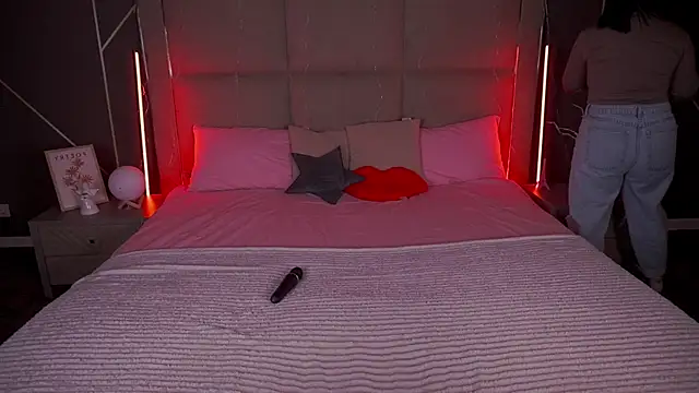 SusieWood online show from 03-16-26, 08:57