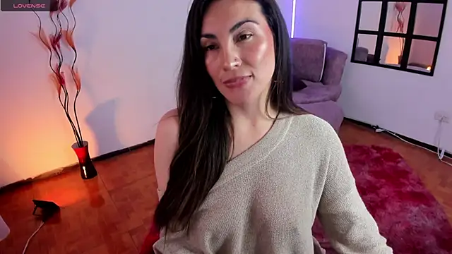 Snapshot of Elizabeth_taylor_b chatting on 01-08-25, 10:58 Elizabeth taylor b online show from 01-08-25, 10:58