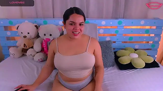 Snapshot of Sara-04 chatting on 02-02-25, 02:38 Sara-04 online show from 02-02-25, 02:38