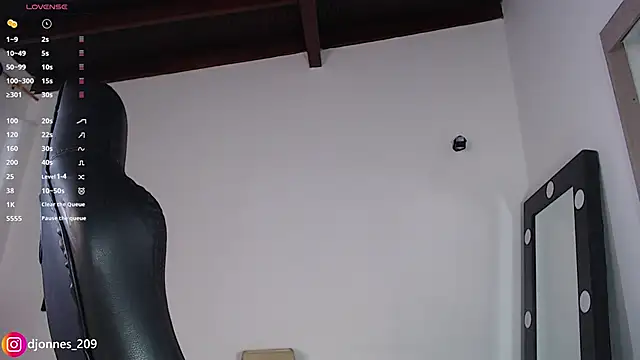 Snapshot of DilanJonnes_ chatting on 05-26-26, 06:04 DilanJonnes online show from 05-26-26, 06:04
