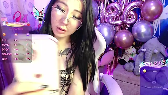 GamerCarrie online show from 05-10-26, 12:38