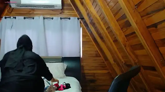 Snapshot of AmbarBurhan chatting on 11-05-25, 05:57 AmbarBurhan online show from 11-05-25, 05:57