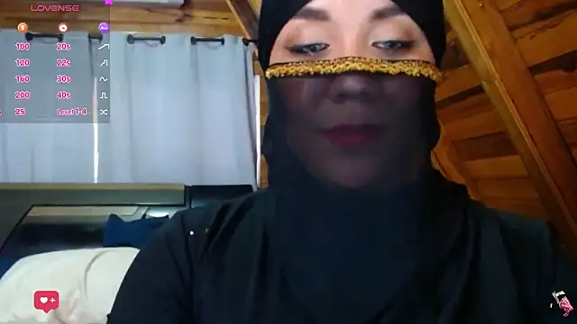 Snapshot of AmbarBurhan chatting on 11-12-25, 06:30 AmbarBurhan online show from 11-12-25, 06:30