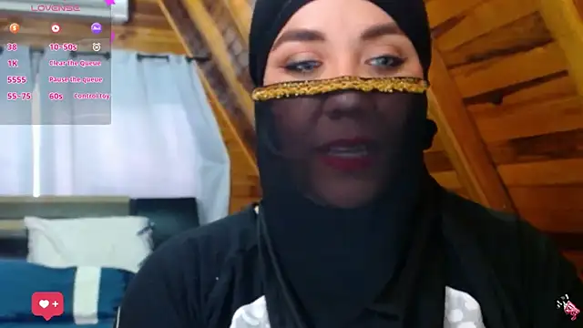 Snapshot of AmbarBurhan chatting on 11-14-25, 04:17 AmbarBurhan online show from 11-14-25, 04:17