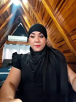 Snapshot of AmbarBurhan chatting on 12-16-25, 03:39 AmbarBurhan online show from 12-16-25, 03:39