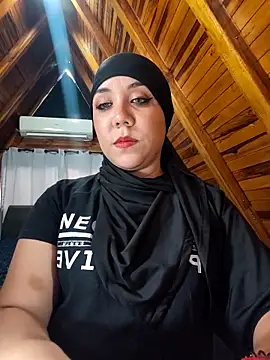 Snapshot of AmbarBurhan chatting on 02-14-26, 04:37 AmbarBurhan online show from 02-14-26, 04:37