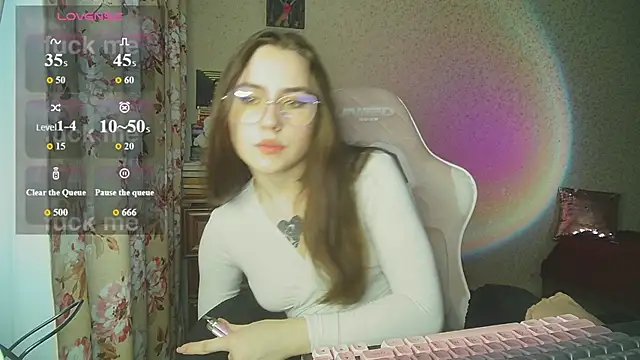 Snapshot of Aurora_workerr chatting on 07-21-26, 01:35 Aurora workerr online show from 07-21-26, 01:35