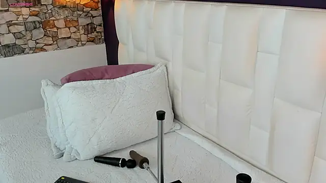 Abbyadams online show from 11-24-25, 03:17