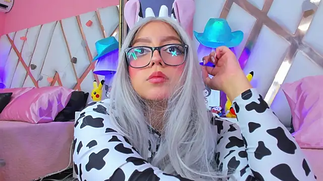 Snapshot of AnngelaSkye chatting on 01-18-25, 07:07 AnngelaSkye online show from 01-18-25, 07:07