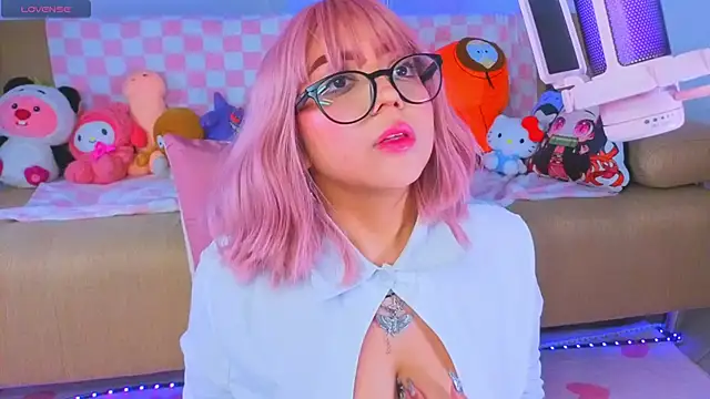 Snapshot of AnngelaSkye chatting on 09-27-25, 04:28 AnngelaSkye online show from 09-27-25, 04:28