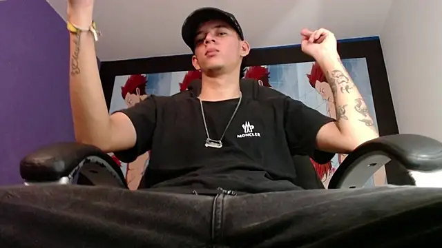 Snapshot of FrannBoy chatting on 01-14-25, 07:43 FrannBoy online show from 01-14-25, 07:43