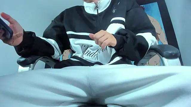 FrannBoy online show from 04-11-26, 07:56