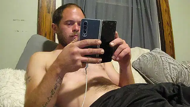 Snapshot of Bigoleslong98765 chatting on 10-15-25, 06:13 Bigoleslong98765 online show from 10-15-25, 06:13
