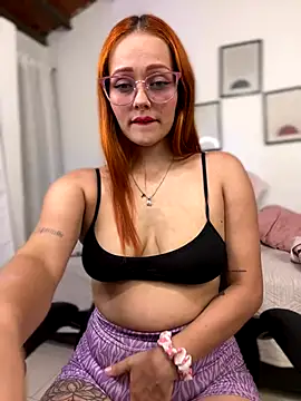 Snapshot of Miss-Abbii chatting on 10-15-25, 12:22 Miss-Abbii online show from 10-15-25, 12:22