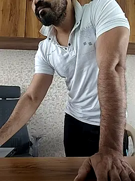 indianguy89 online show from 04-12-26, 05:45