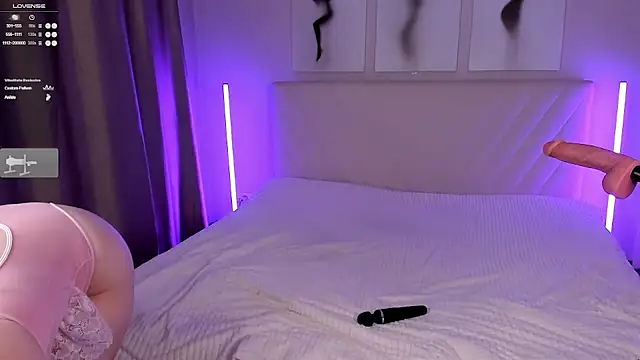 Snapshot of EmmaBarbs chatting on 10-07-25, 08:50 EmmaBarbs online show from 10-07-25, 08:50