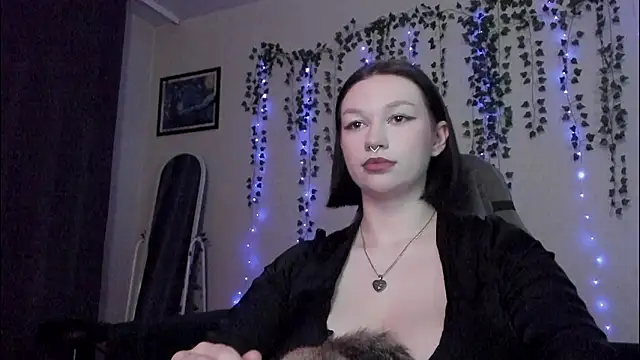 Emmy m00n online show from 12-02-24, 12:51