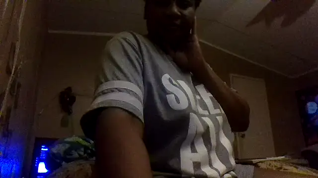 Snapshot of EbonyFetishQueen chatting on 10-14-25, 12:00 EbonyFetishQueen online show from 10-14-25, 12:00