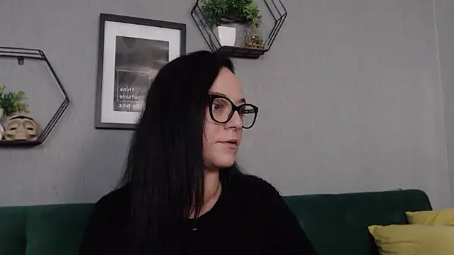 Snapshot of IzabelllNoir chatting on 01-11-25, 08:54 IzabelllNoir online show from 01-11-25, 08:54