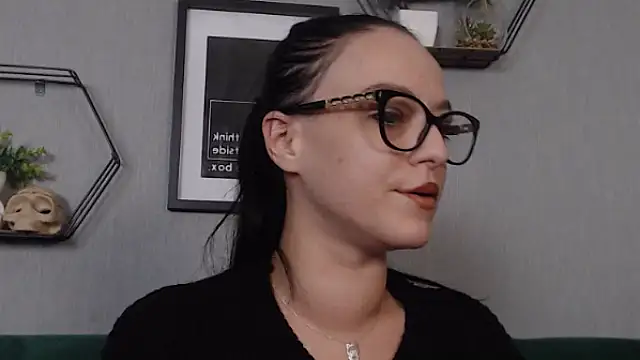 Snapshot of IzabelllNoir chatting on 01-23-25, 08:46 IzabelllNoir online show from 01-23-25, 08:46